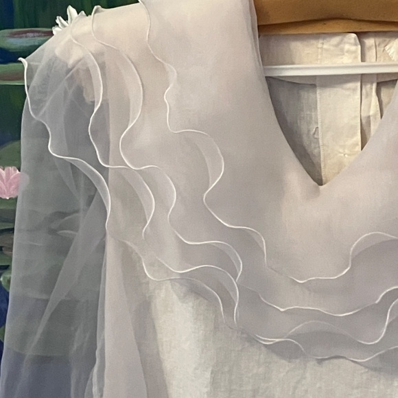 Fancy Linen Blouse - Picture 2 of 8